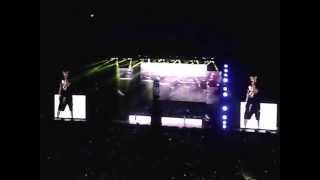 Eminem at Wembley stadium - Dead Wrong.