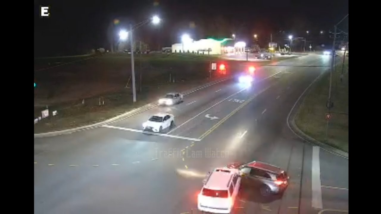 Alabama: Red Light Runner Crashes Into Innocent Driver At Intersection ...