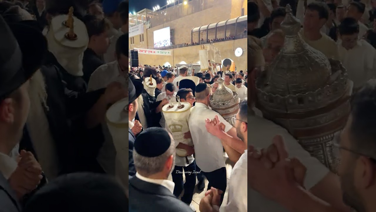 Simchat Torah Celebration 🇮🇱: Second Hakafot at the Western Wall in Jerusalem, Israel