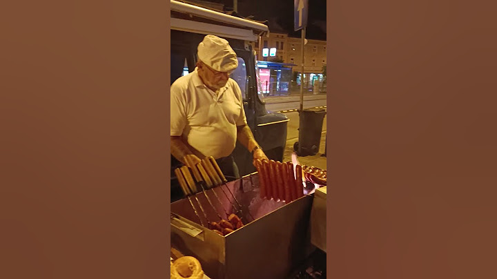 Kielbaski z Niebieskej Nyski Kraków nocą