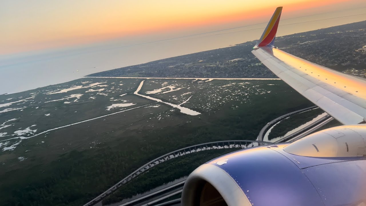 4K | Southwest Airlines Boeing 737-700 (N7845A) Stunning Sunrise New Orleans Takeoff