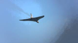 Avro Vulcan XH558 on her Southern tour visiting Herne Bay, Kent 11th October 2015 by duprebs 2,006 views 8 years ago 1 minute, 15 seconds