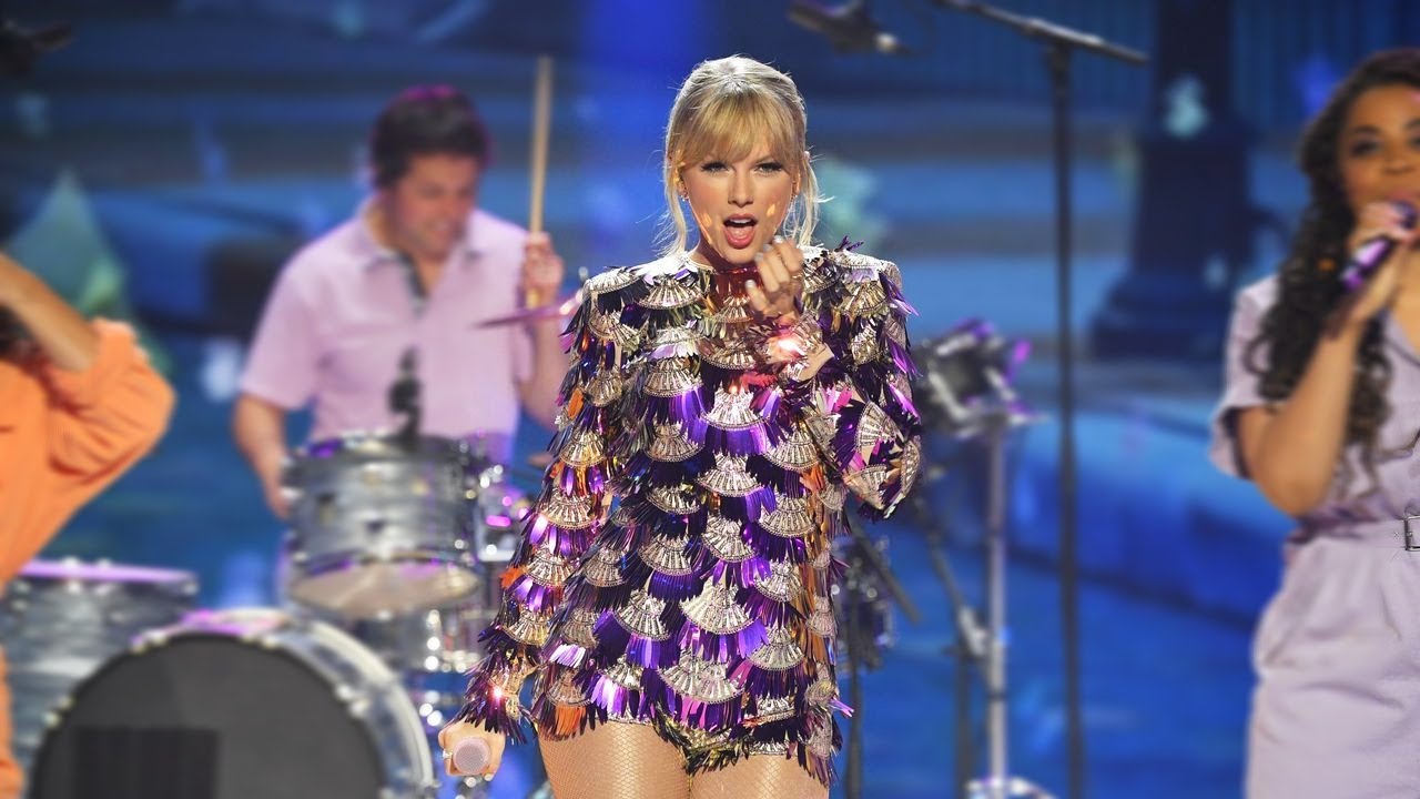 Taylor Swift - ME! (The Lover Day) (Live at The Voice France 2019