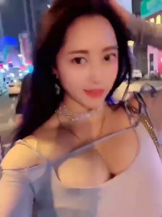 Beautiful asian girl with big tits 💥