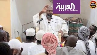 مزمل فقيري .. داعية سوداني ينال شهرة في الخليج بسبب أسلوبه