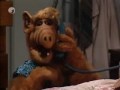 Mejores momentos de Alf pt 1 - Extraños en la Noche