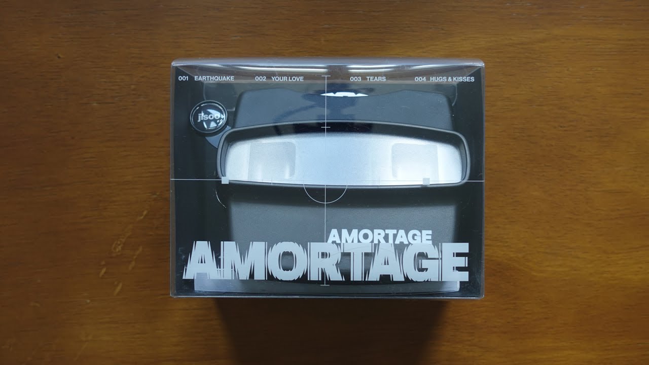 Bên trong Mini Album Jisoo  - AMORTAGE (Reels version )