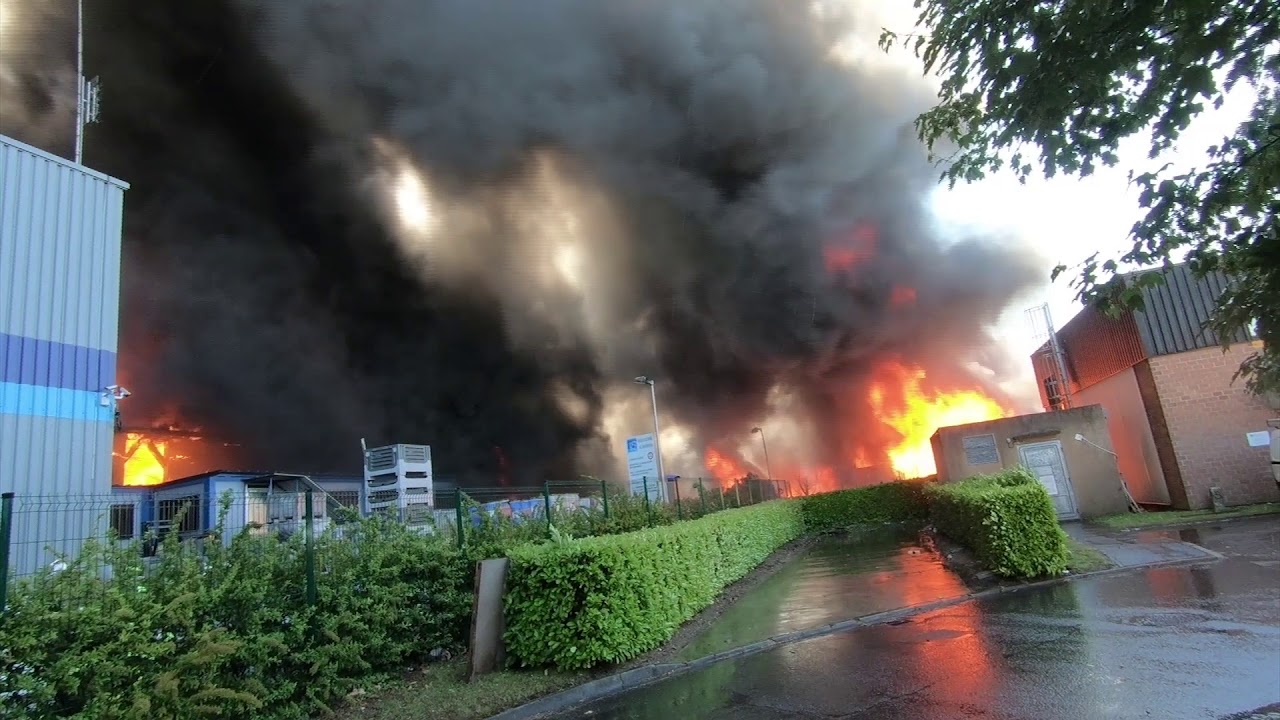 [SDIS 95] Feu d’entrepôt à Saint Ouen l’Aumône 02/06/2019