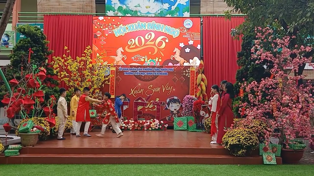 Tết là đây chứ đâu