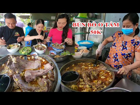 Đã thèm Ăn Bún Bò Huế O Tấm 50k Siêu Ngon cùng A Tú Xe Đầu Kéo Vlog và Ánh Kua ở Sài Gòn