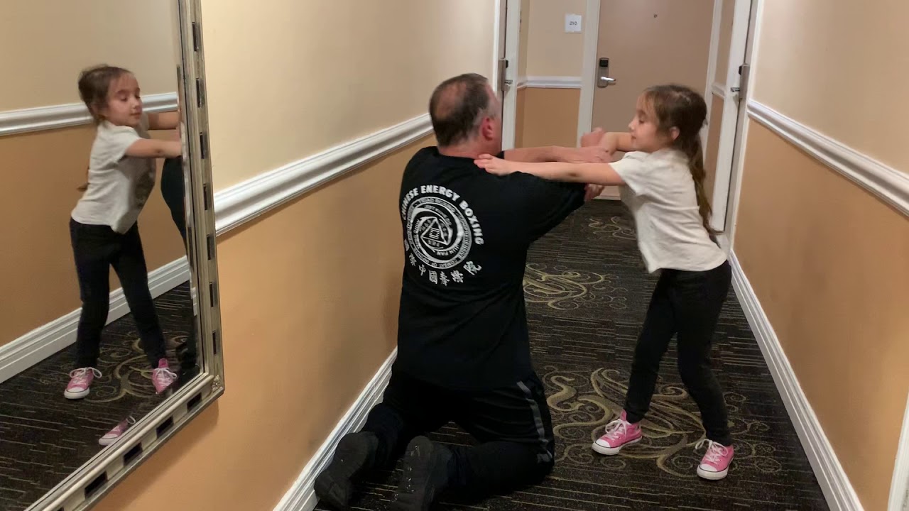 Wing Chun Girl | Sabella Caucci practices a Wing Chun Trapping