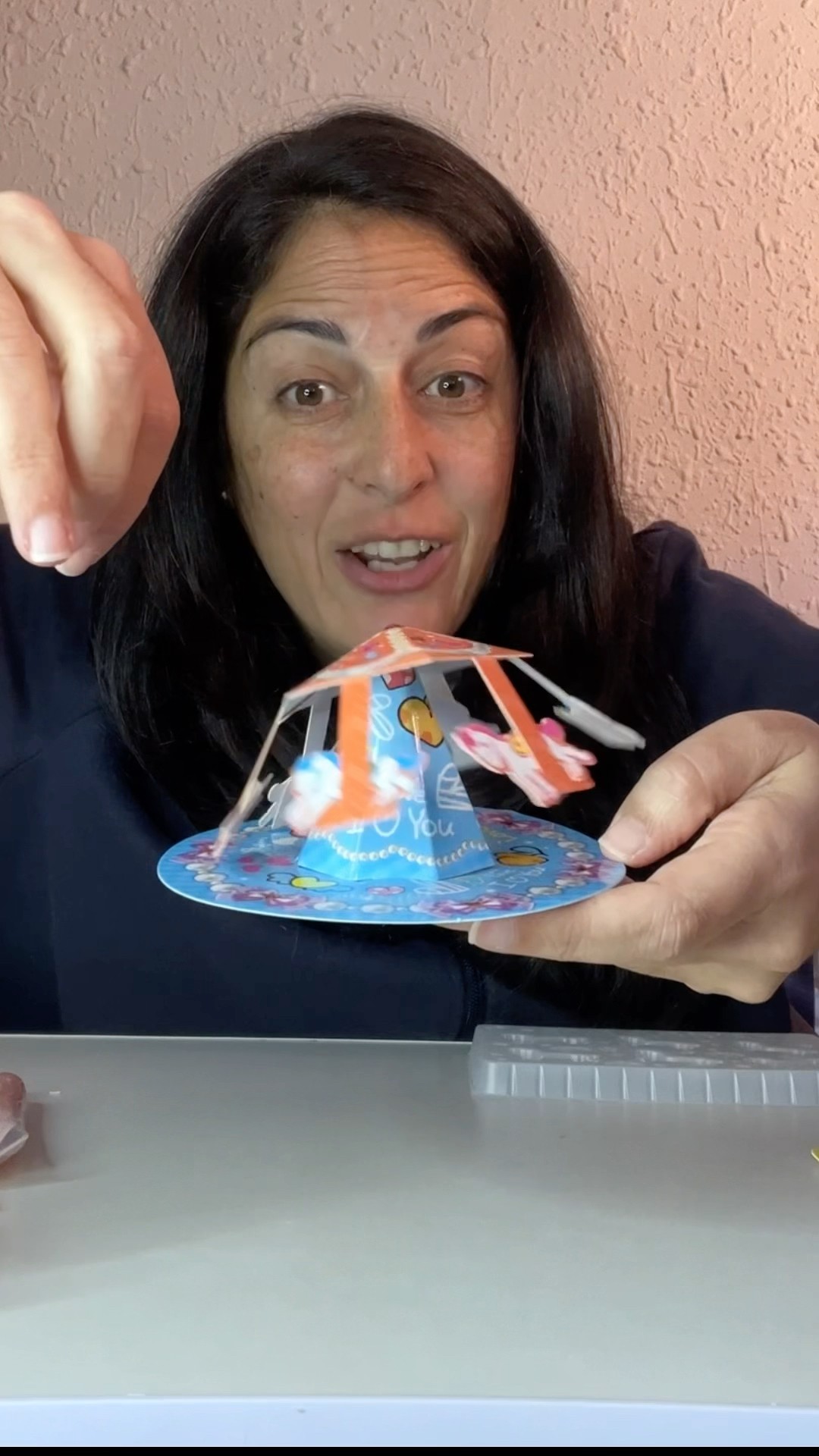 Carrusel con caballos de chocolate ?? #diykit #chocolate #diyfood
