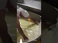 チーズ作りの工程が 物議を醸した理由