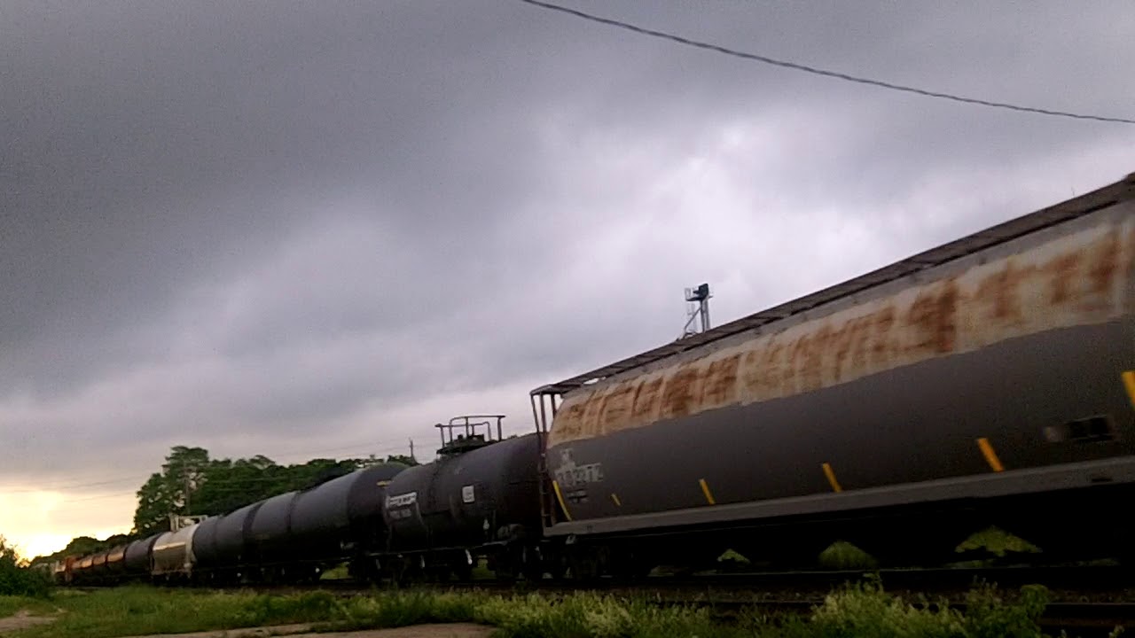 CN 394 w/ CN 2012(again), CN 5734 & GECX 7676 lead this long EB ...