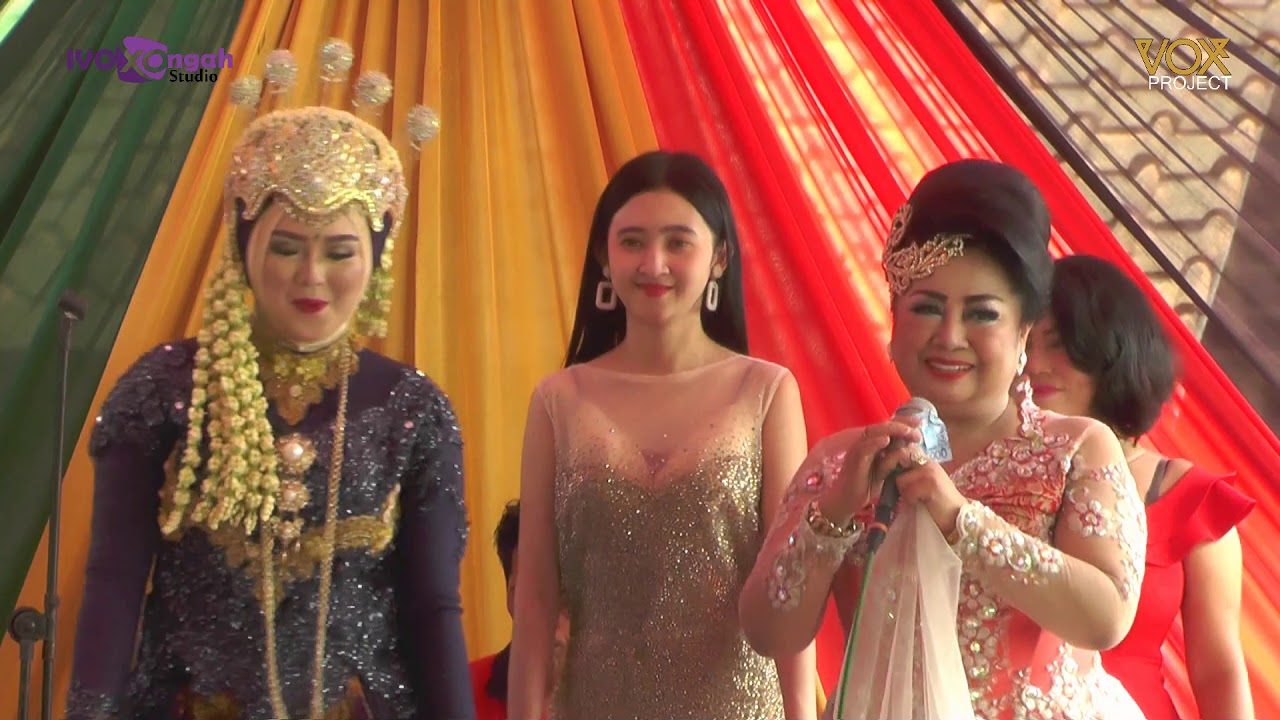 Bungsu Bandung - Peuting Munggaran, Panganten Anyar, Mobil Butut, Bohong Ah, Surabi Haneut