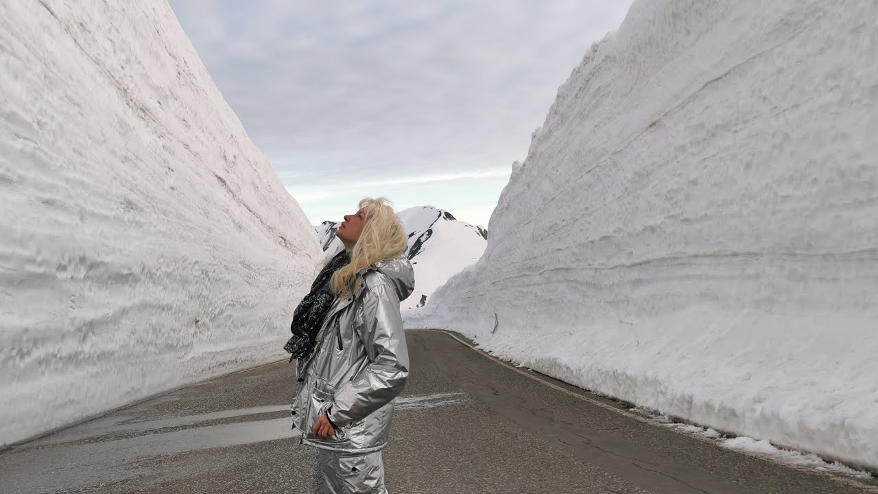 LIVE ADEYTO the snow wall of TOYAMA Yuki No Otani NO PEOPLE - YouTube