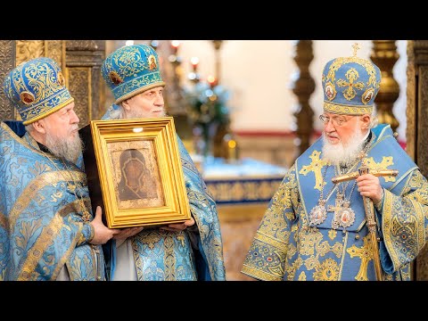 Патриарх Кирилл показал оригинал иконы Казанской Божией Матери, считавшуюся утерянной
