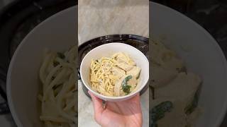 Dinner Inspo: Crockpot Chicken Alfredo #DinnerIdeas #chickenalfredo #crockpot #pasta #easymeal #food
