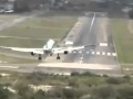 Crazy plane landing wowo