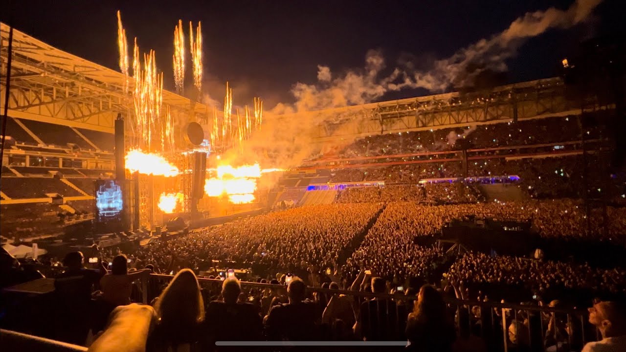Live RAMMSTEIN Du Hast at Lyon 15/06/2024 fire effect - YouTube