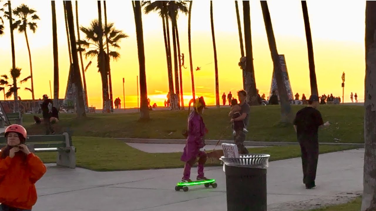 VENICE ELECTRIC LIGHT BIKE PARADE