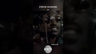 AS STEVIE WONDER, auteur-compositeur-interprète, chanteur, pianiste #soul #music @steviewonder