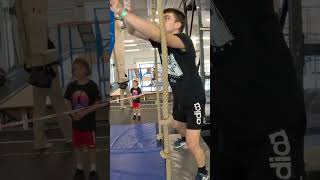 Speed Duell Ninja Parcours 🫣 Lukas gegen Piet #parkour