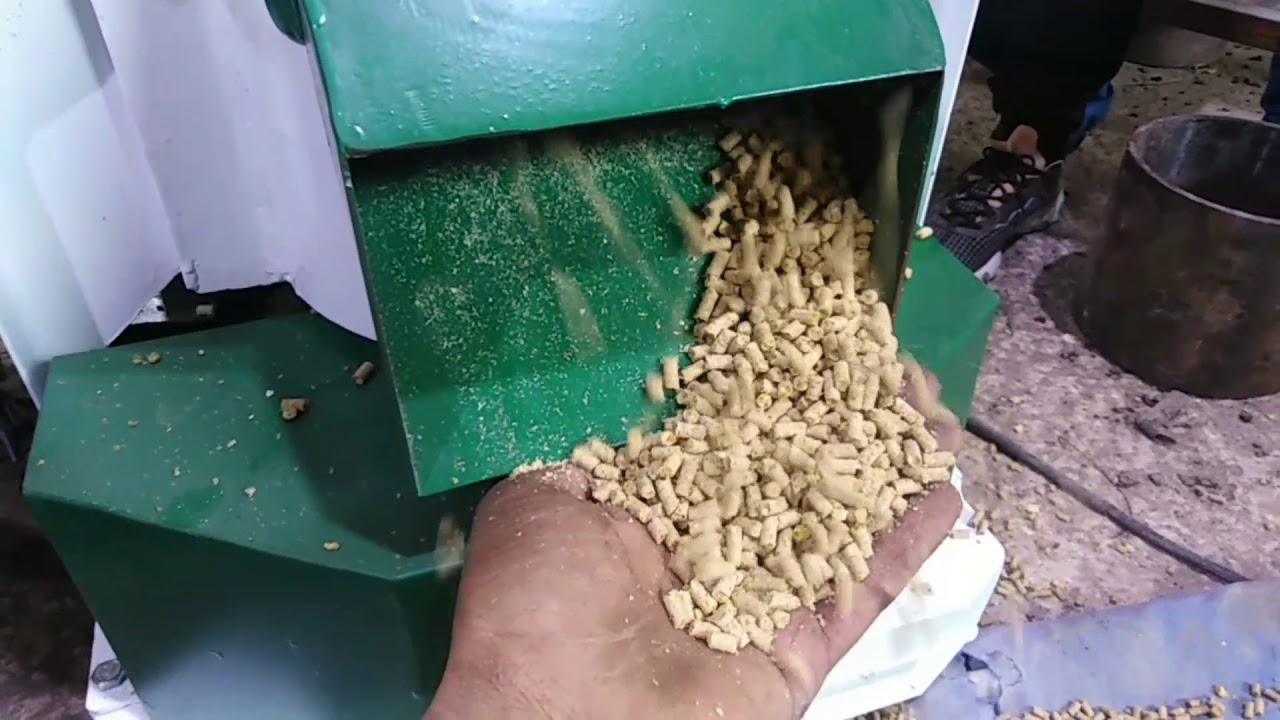 مكبس أعلاف 100 كغ - 200كغ في الساعة  0771744332