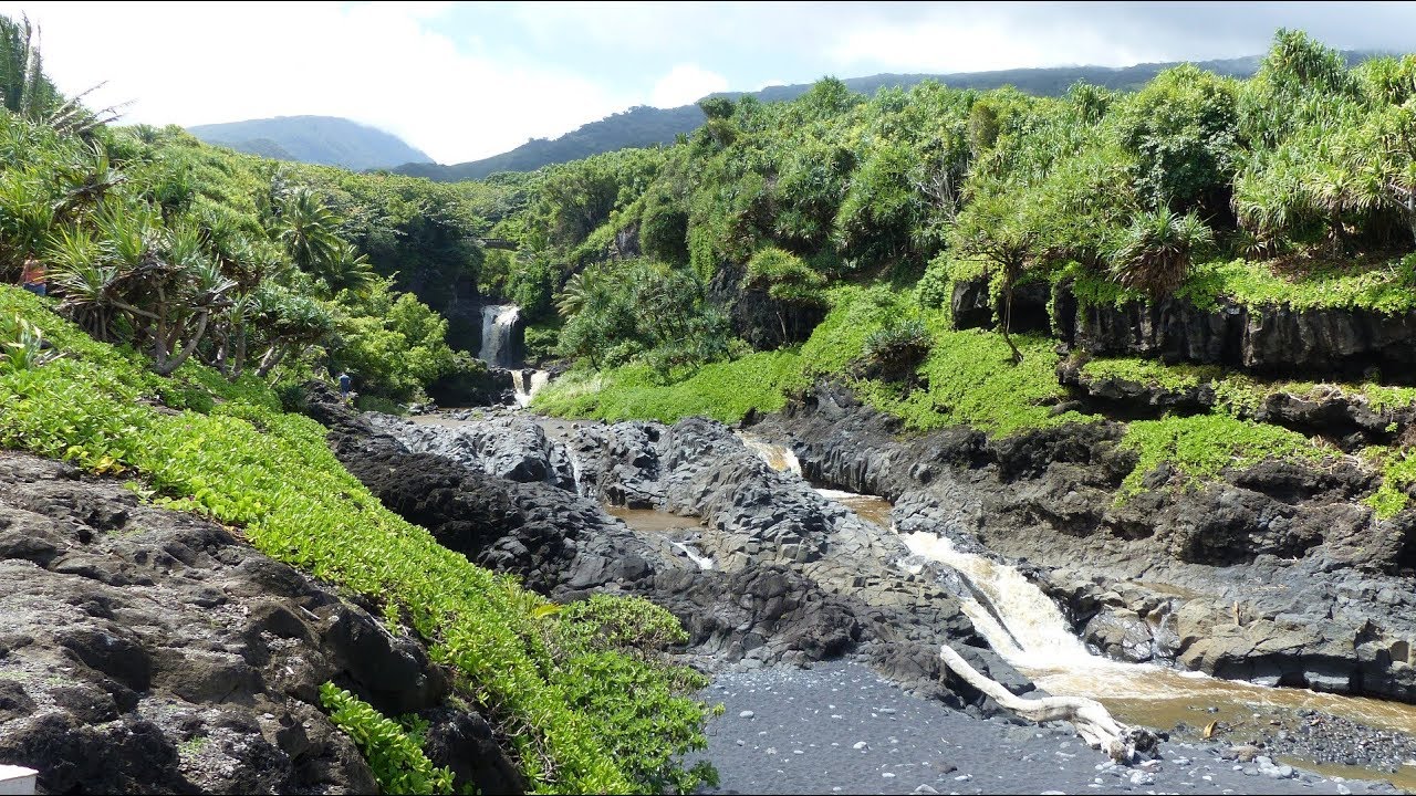 SEVEN SACRED POOLS (OHE'O GULCH) - HALEAKALA NATIONAL PARK - ROAD TO HANA -  MAUI - HAWAII - YouTube