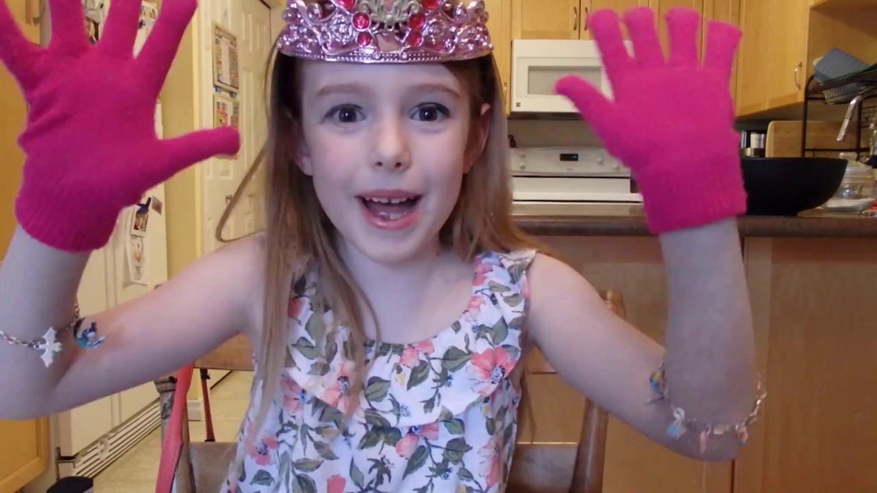 How to Put on Princess Makeup - YouTube