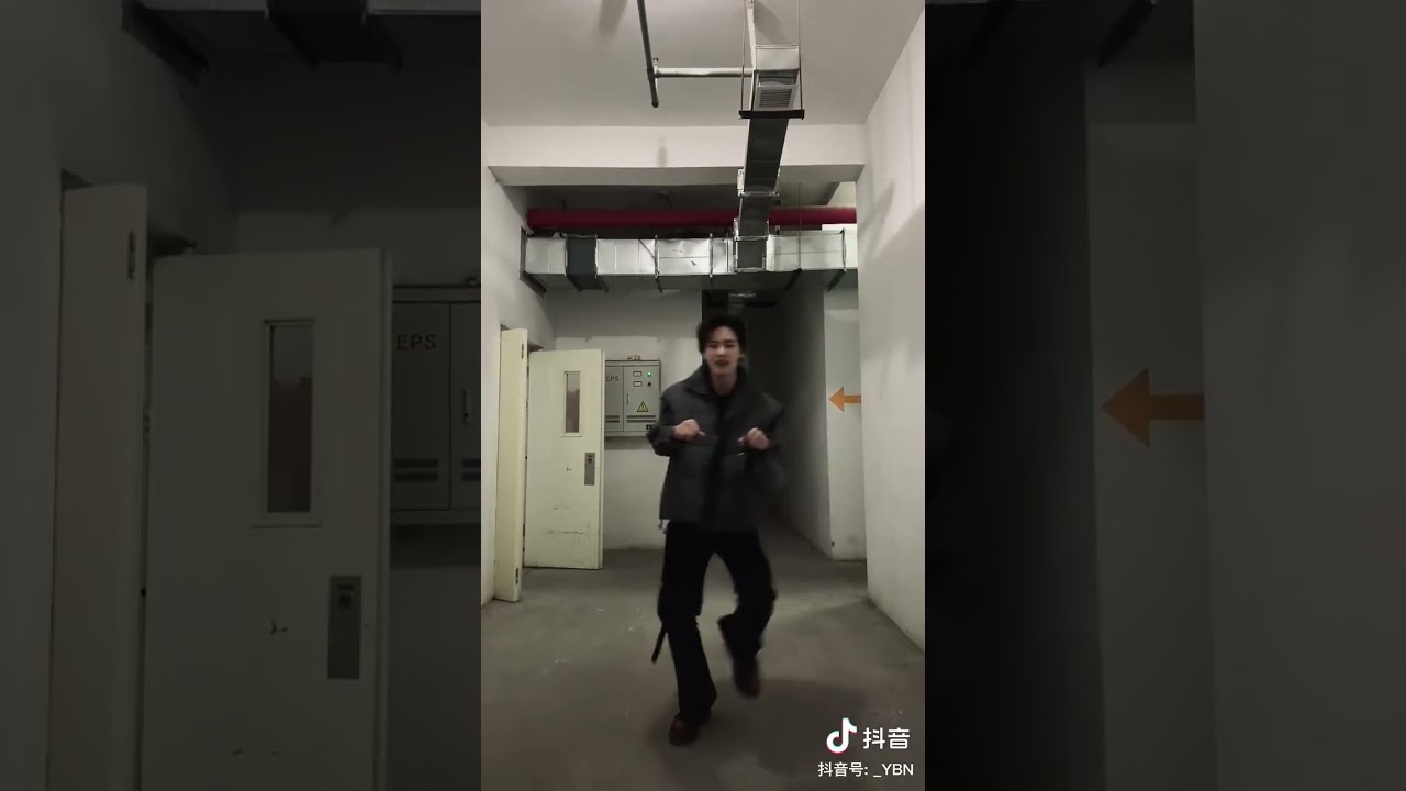 Yao Bonan (Mingming)  - Blue Check Dance Challenge 