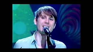 FRANZ FERDINAND // 2004-12-25 TOTP Christmas - Take Me Out (Jil Archives)