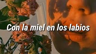 Aitana - Con la miel en los labios 🐝 (Letra)