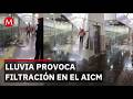 Fuga de aguas negras inunda pasillo de la Terminal 1 del AICM