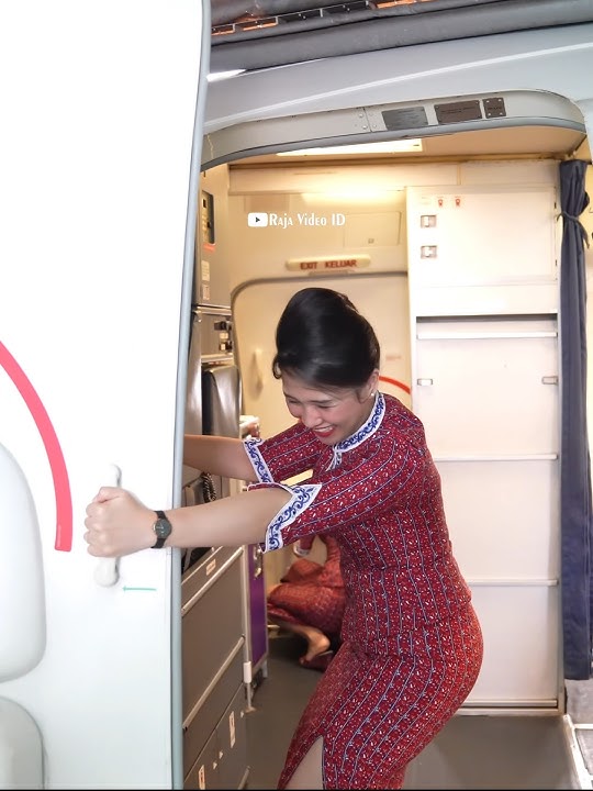 Pramugari Lion Air Menutup Pintu Pesawat Boeing 737-900ER | Bandara Kualanamu Medan💪💪🥰🥰