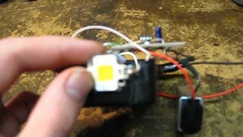 Mini LED Strobe Using 555 Timer (Tutorial Link In Description)