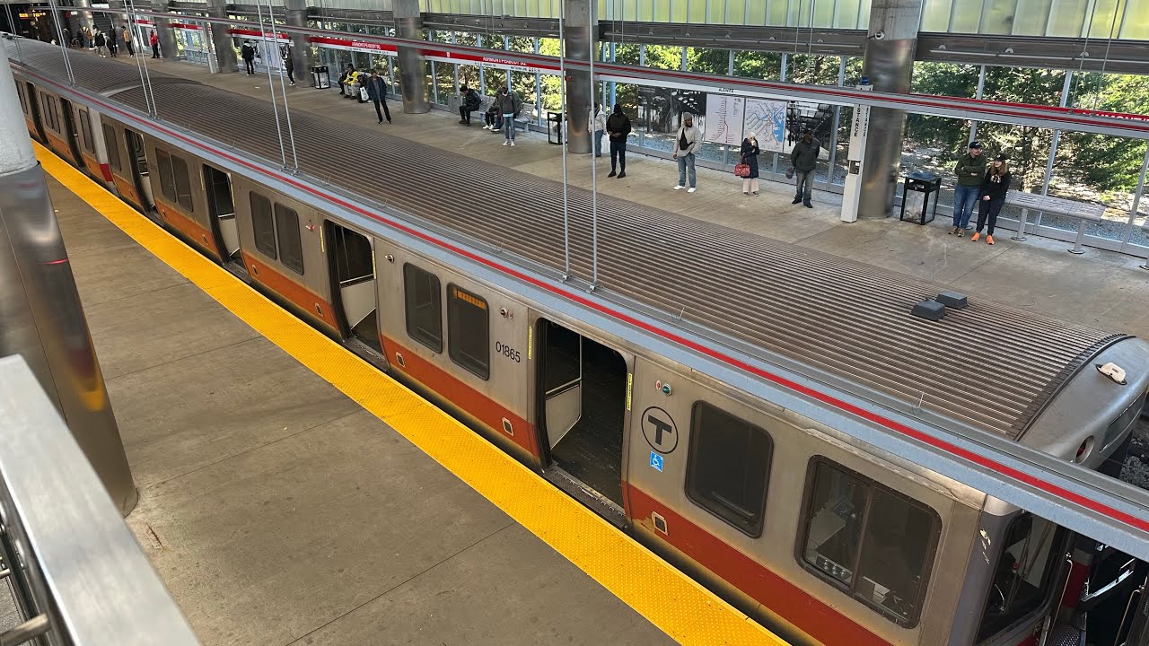 MBTA 1800 Series Red Line Set [Alewife Station to Park Street Station]