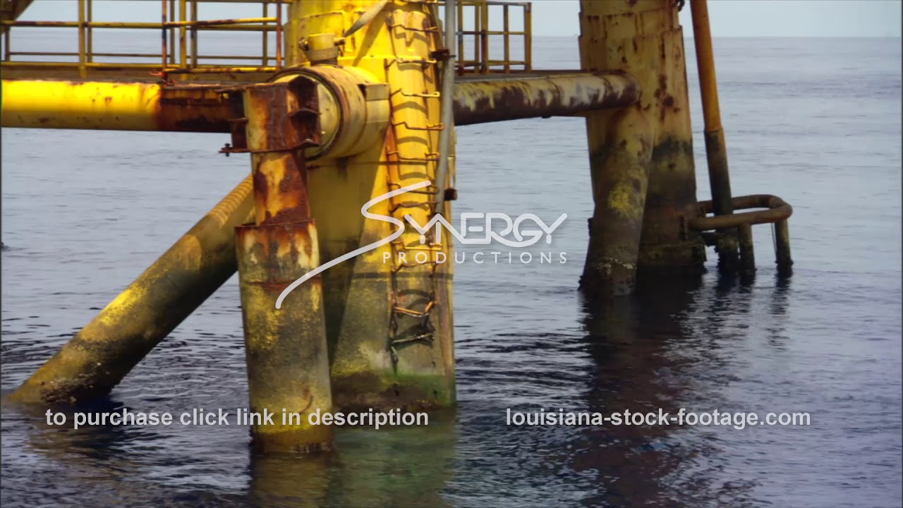 466 CU oil rig legs in waters of gulf of mexico - YouTube