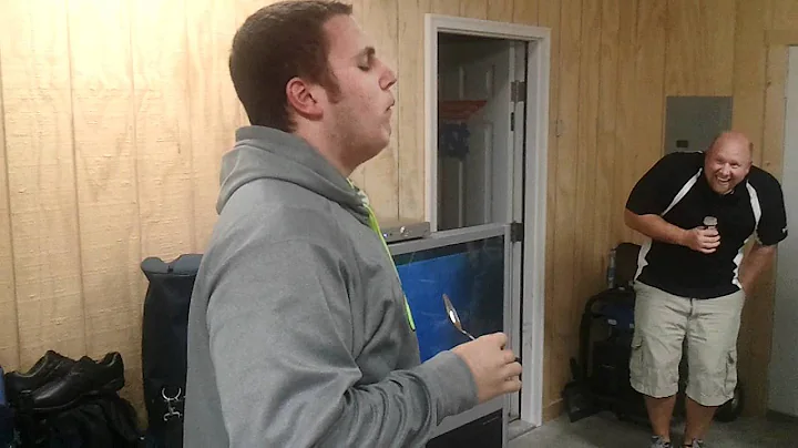 Baldwin attempts cinnamon challenge