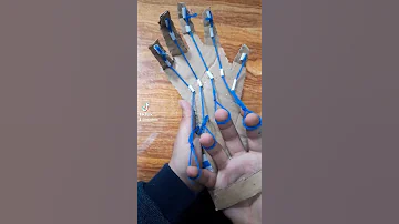 عملت يد كامله من الكرتون 