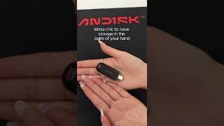 KindachictdanASMRunbxingftheSANDISKUSB-C™FlashDrive⚡️