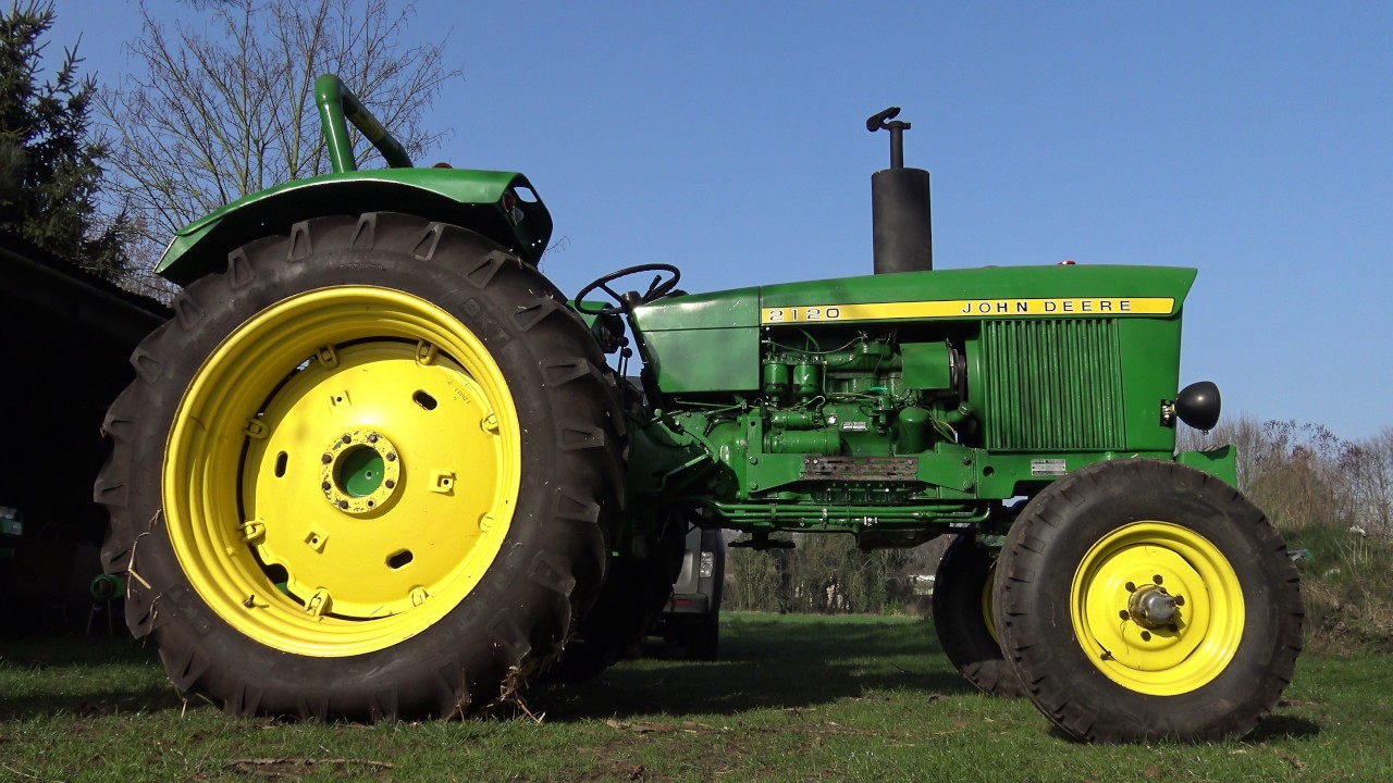 Firing up JD 2120 The best John Deere ever ? YouTube
