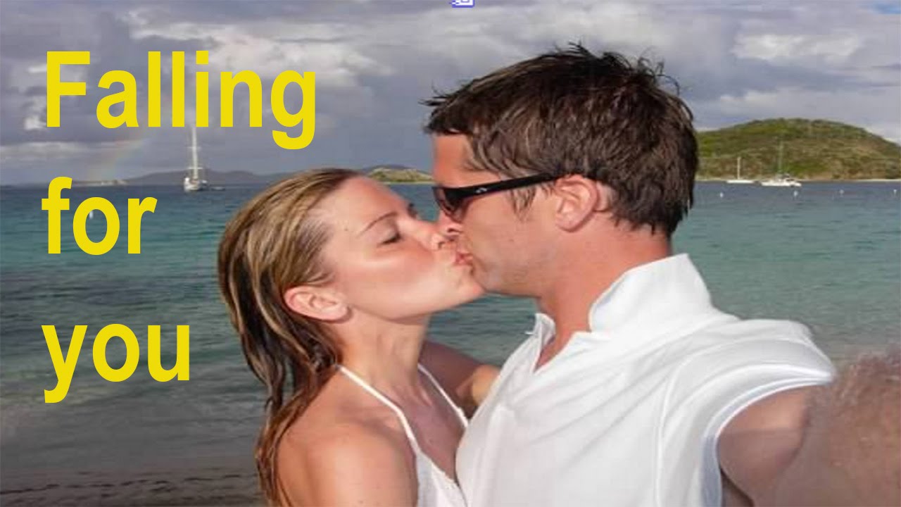 vlogs in spanish MY CREDIT KEEPS FALLING FOR YOU | The Holderness Family