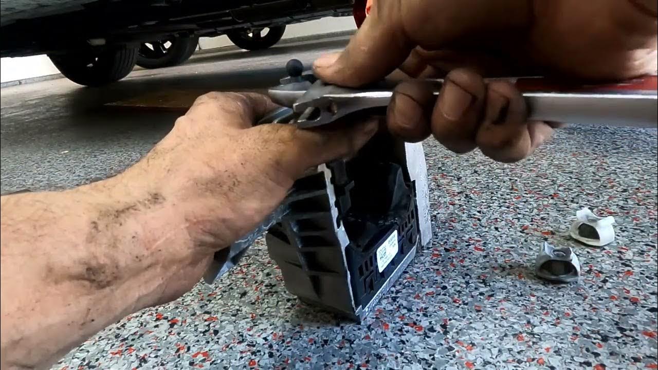 BMW 2017 X1 motor mount replacement and crank balancer review - YouTube