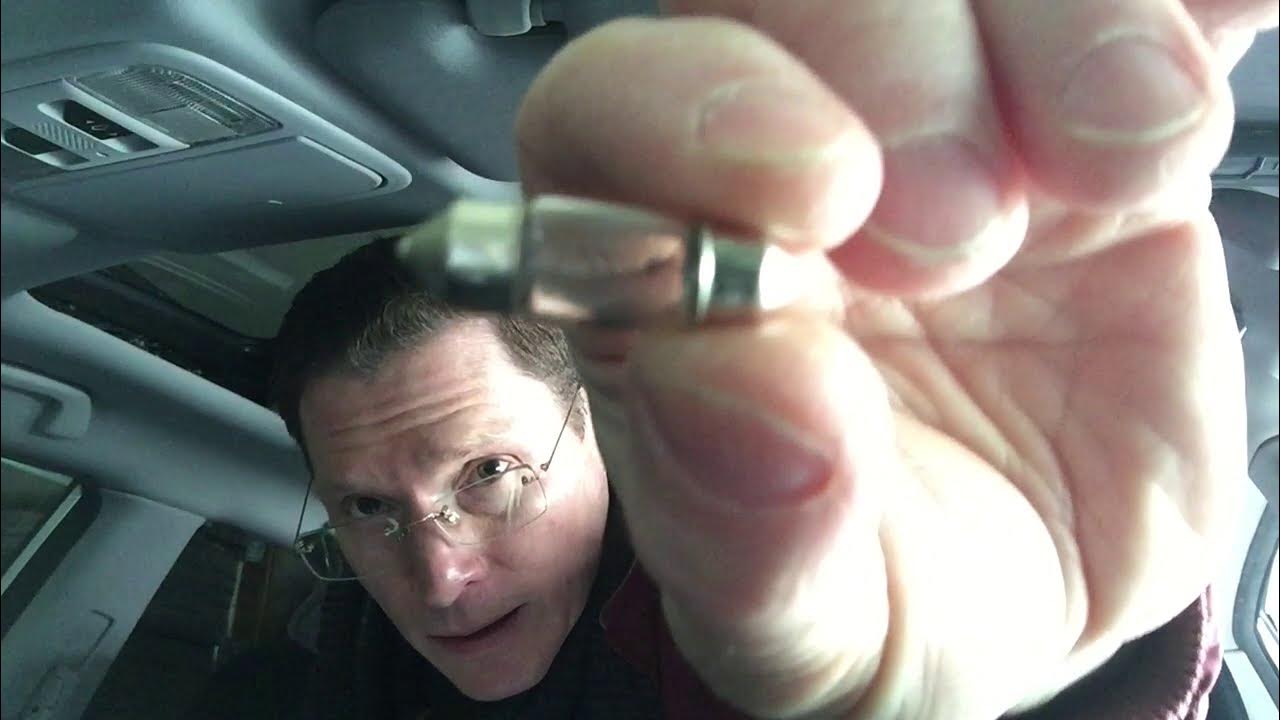 2007 Honda CRV Dome Light - YouTube
