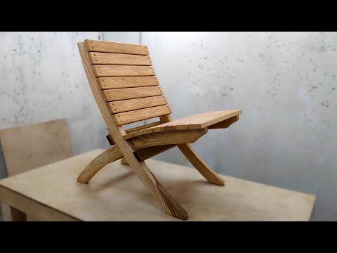 Простое деревянное кресло