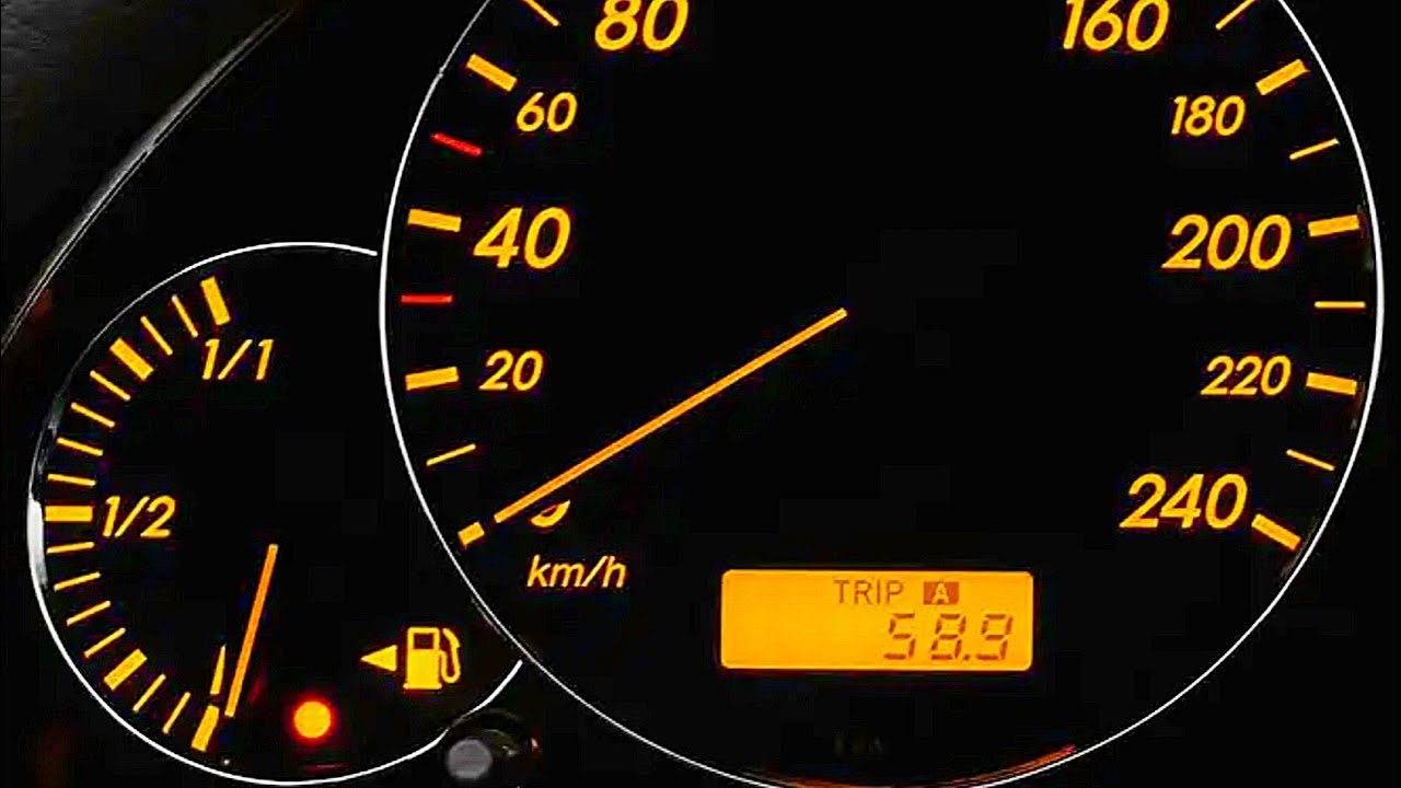 Когда загорается лампочка бензина тойота авенсис