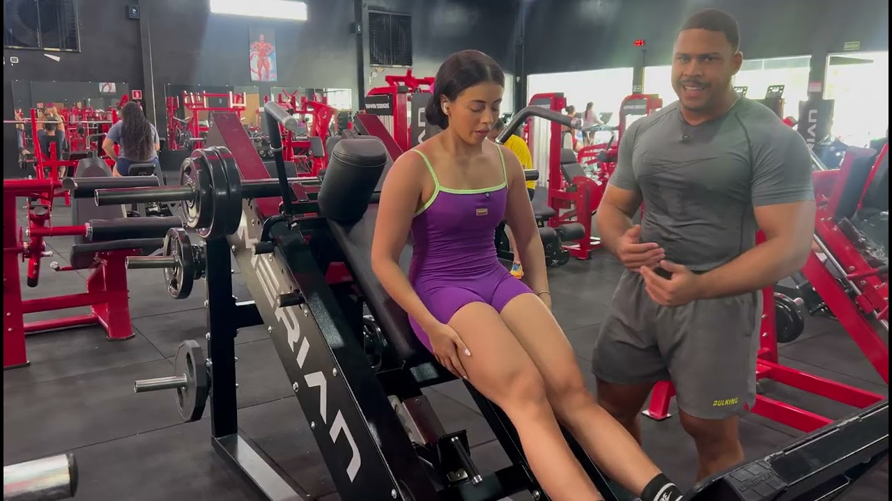 TREINO BRUTAL DE QUADRÍCEPS E GLÚTEOS- LEANDRA PASSOU MAL 🤢