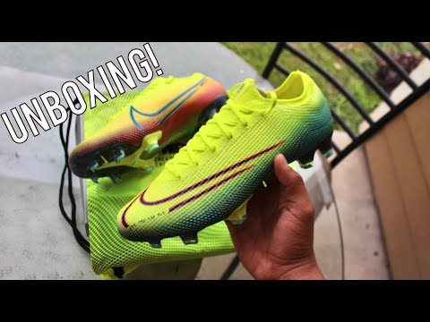 Vapor 13 Academy MDS IC 9.5 M US Soccer Amazon.com