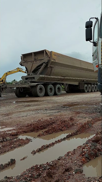 unit hauling tambang batu bara. #shorts